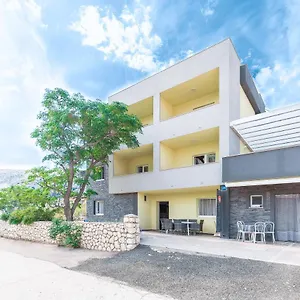 Apartament Lili, Pag Town