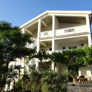 Edina Pag Town